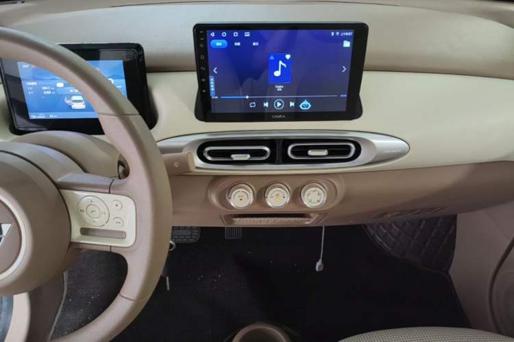 Used Wuling Hongguang MINIEV 2025 Four-Door Version Advanced Edition Audio And AC Panel
