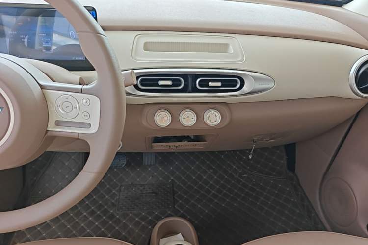 Used Wuling Hongguang MINIEV 2025 Four-Door Version Advanced Edition Audio And AC Panel