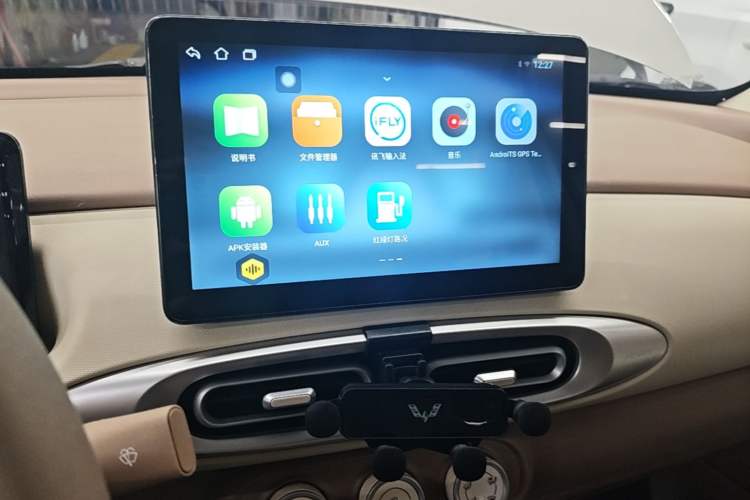 Used Wuling Hongguang MINIEV 2025 Four-Door Version Advanced Edition Audio And AC Panel