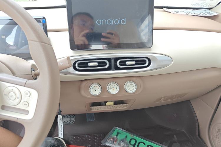 Used Wuling Hongguang MINIEV 2025 Four-Door Version Advanced Edition Audio And AC Panel
