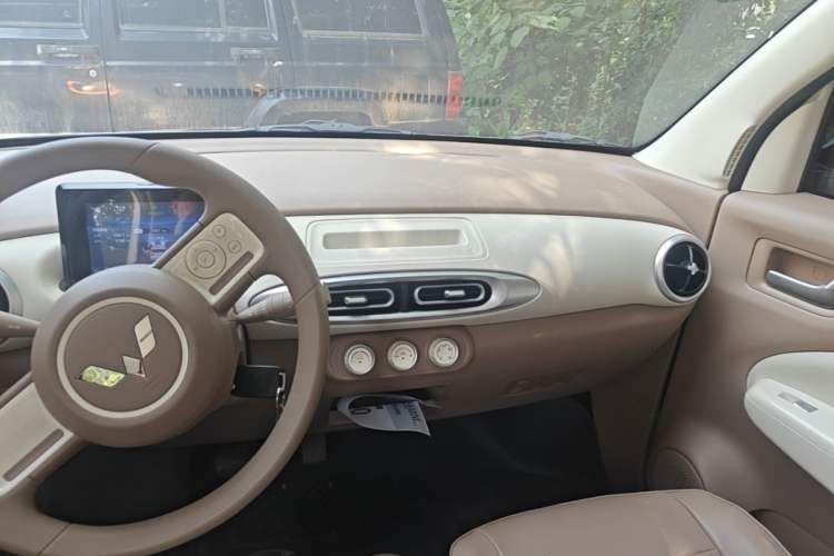 Used Wuling Hongguang MINIEV 2025 Four-Door Version Advanced Edition Audio And AC Panel