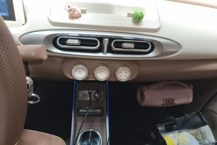 Used Wuling Hongguang MINIEV 2025 Four-Door Version Advanced Edition Audio And AC Panel