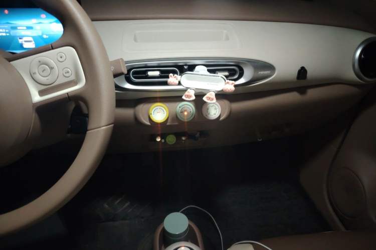 Used Wuling Hongguang MINIEV 2025 Four-Door Version Advanced Edition Audio And AC Panel