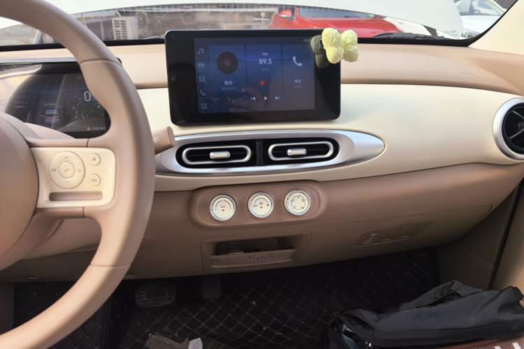 Used Wuling Hongguang MINIEV 2025 Four-Door Version Premium Edition Audio And AC Panel