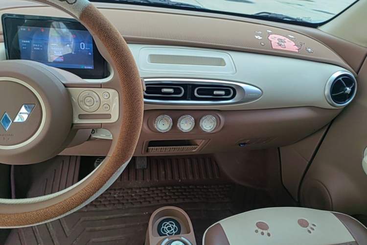 Used Wuling Hongguang MINIEV 2025 Four-Door Version Advanced Edition Audio And AC Panel