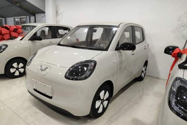 Ojetý Wuling Hongguang MINIEV 2025 Four-Door Version Advanced Edition