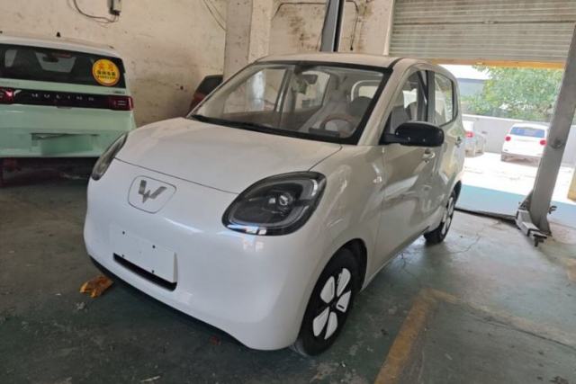 Ojetý Wuling Hongguang MINIEV 2025 Four-Door Version Advanced Edition