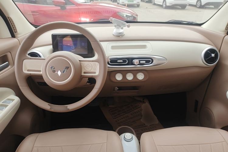 Used Wuling Hongguang MINIEV 2025 Four-Door Version Advanced Edition Center Console