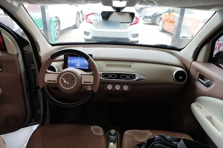 Used Wuling Hongguang MINIEV 2025 Four-Door Version Premium Edition Center Console