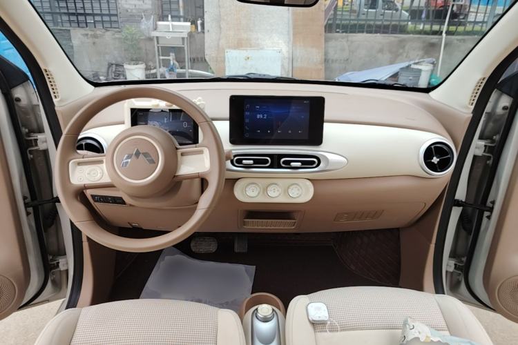 Used Wuling Hongguang MINIEV 2025 Four-Door Version Zhenxiang+ Edition Center Console