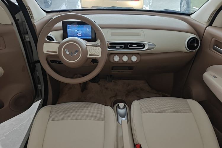 Used Wuling Hongguang MINIEV 2025 Four-Door Version Advanced Edition Center Console