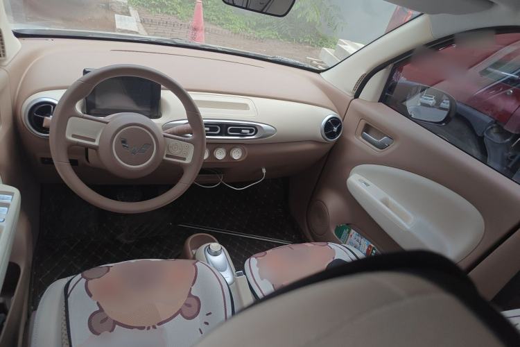 Used Wuling Hongguang MINIEV 2025 Four-Door Version Advanced Edition Center Console
