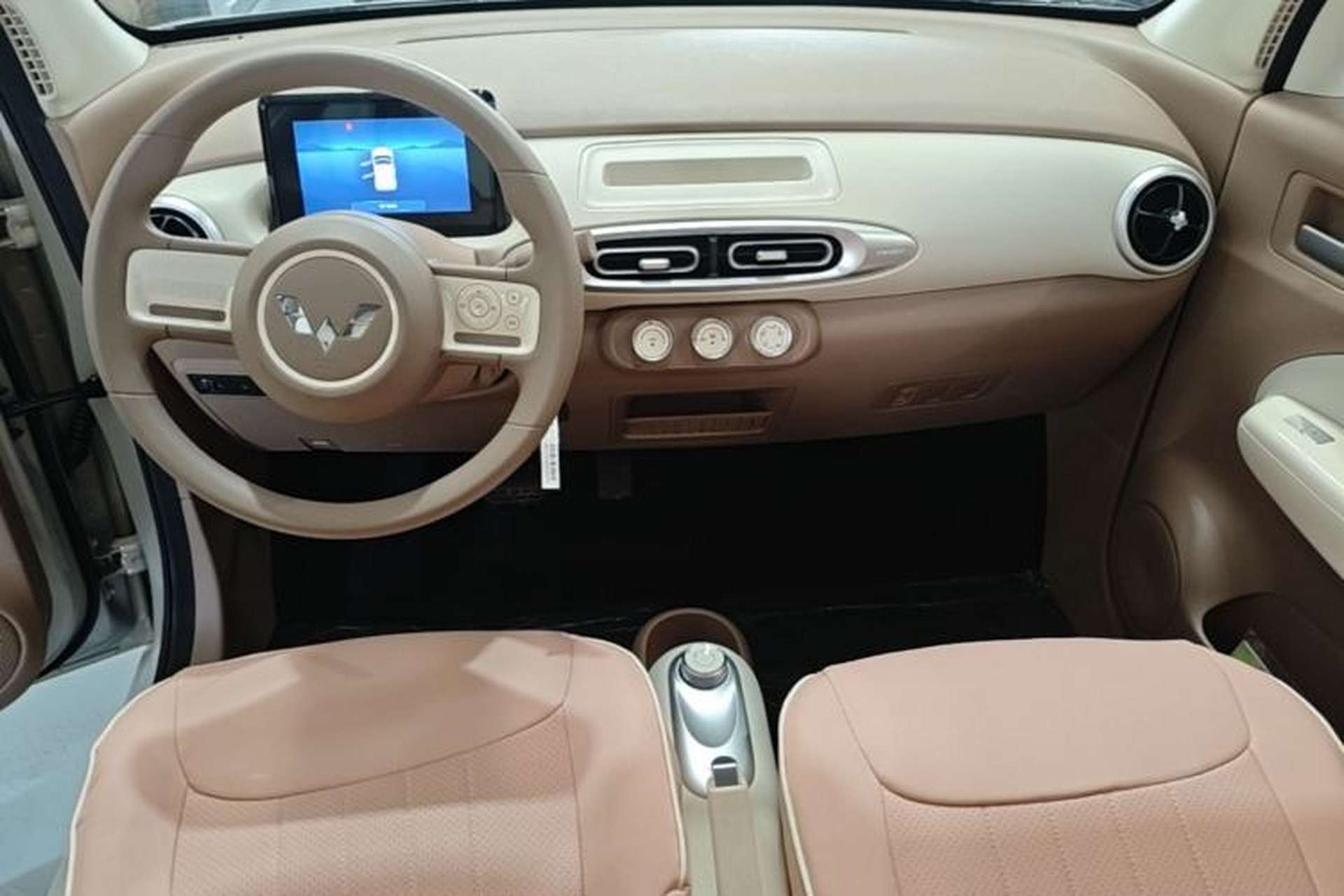 Used Wuling Hongguang MINIEV 2025 Four-Door Version Advanced Edition Center Console
