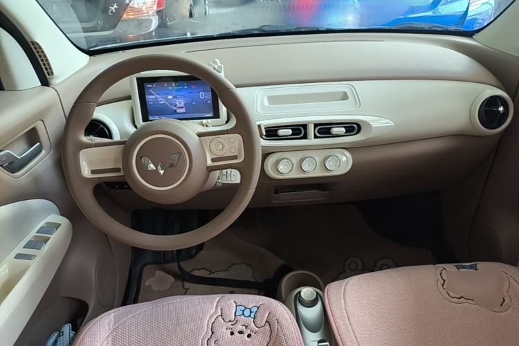 Used Wuling Hongguang MINIEV 2025 Four-Door Version Advanced Edition Center Console
