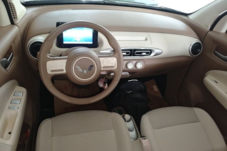 Used Wuling Hongguang MINIEV 2025 Four-Door Version Advanced Edition Center Console
