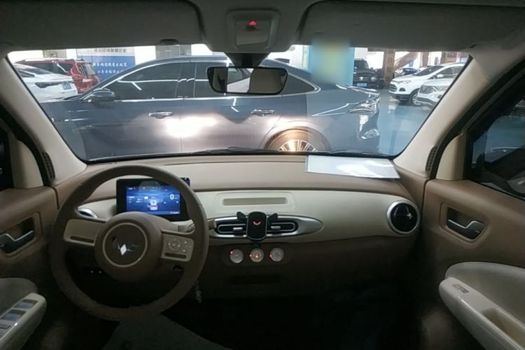 Used Wuling Hongguang MINIEV 2025 Four-Door Version Advanced Edition Center Console