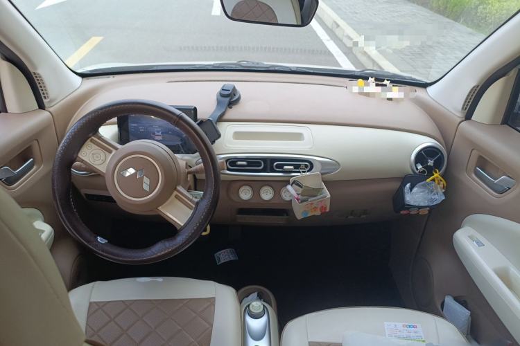 Used Wuling Hongguang MINIEV 2025 Four-Door Version Advanced Edition Center Console
