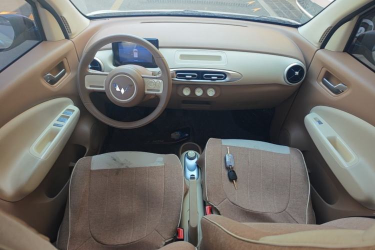 Used Wuling Hongguang MINIEV 2025 Four-Door Version Advanced Edition Center Console