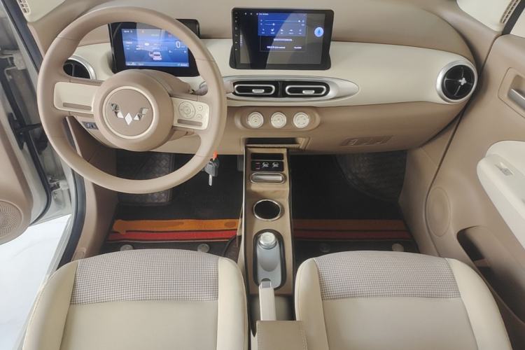 Used Wuling Hongguang MINIEV 2025 Four-Door Version Premium Edition Center Console