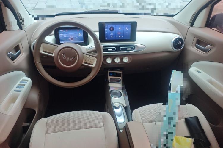 Used Wuling Hongguang MINIEV 2025 Four-Door Version Zhenxiang+ Edition Center Console