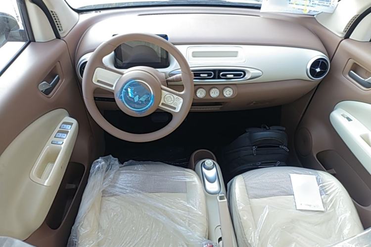 Used Wuling Hongguang MINIEV 2025 Four-Door Version Premium Edition Center Console
