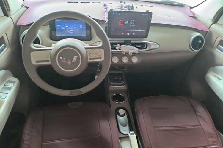 Used Wuling Hongguang MINIEV 2025 Four-Door Version Advanced Edition Center Console