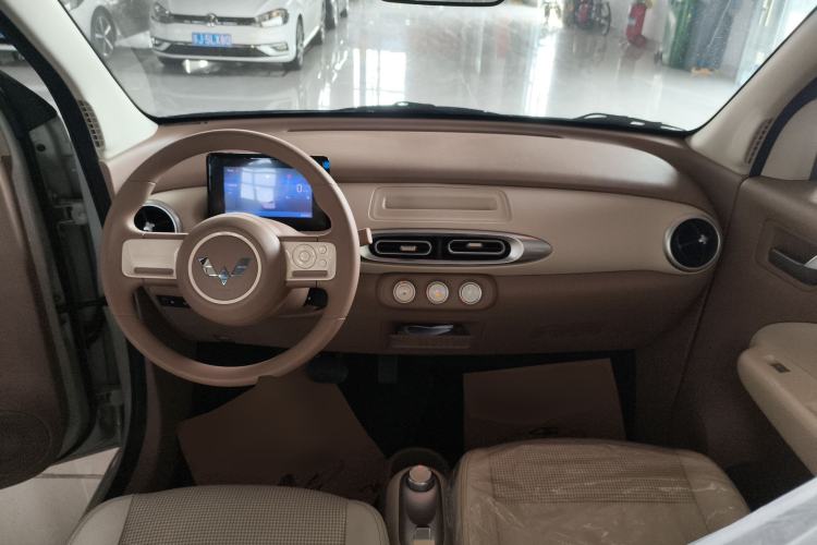 Used Wuling Hongguang MINIEV 2025 Four-Door Version Advanced Edition Center Console