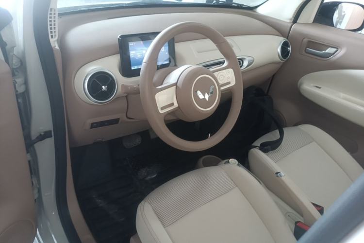 Used Wuling Hongguang MINIEV 2025 Four-Door Version Advanced Edition Center Console