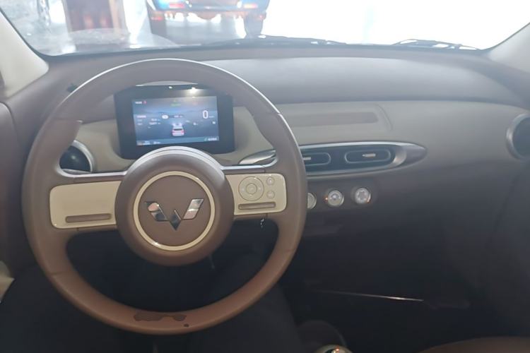 Used Wuling Hongguang MINIEV 2025 Four-Door Version Premium Edition Center Console