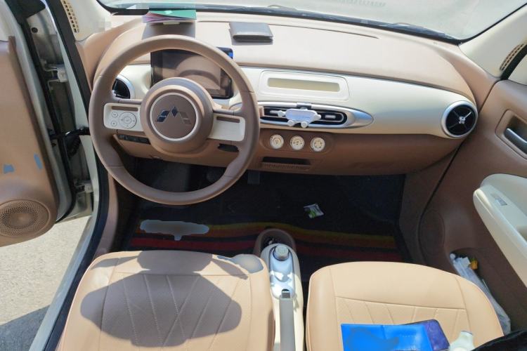 Used Wuling Hongguang MINIEV 2025 Four-Door Version Advanced Edition Center Console