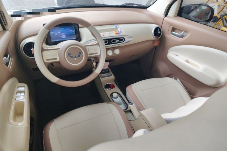 Used Wuling Hongguang MINIEV 2025 Four-Door Version Advanced Edition Center Console