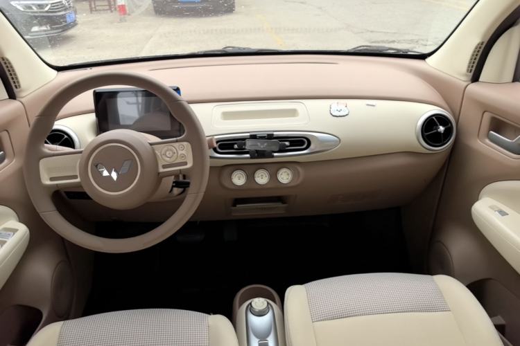 Used Wuling Hongguang MINIEV 2025 Four-Door Version Advanced Edition Center Console