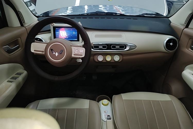 Used Wuling Hongguang MINIEV 2025 Four-Door Version Advanced Edition Center Console
