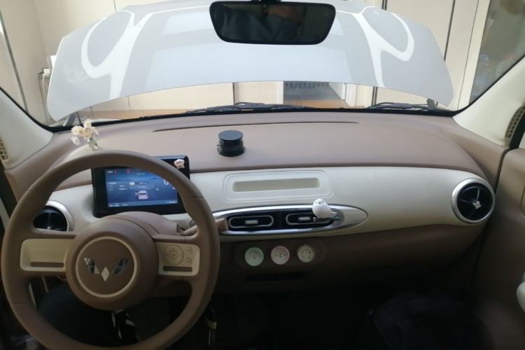 Used Wuling Hongguang MINIEV 2025 Four-Door Version Advanced Edition Center Console