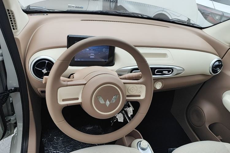 Used Wuling Hongguang MINIEV 2025 Four-Door Version Advanced Edition Center Console