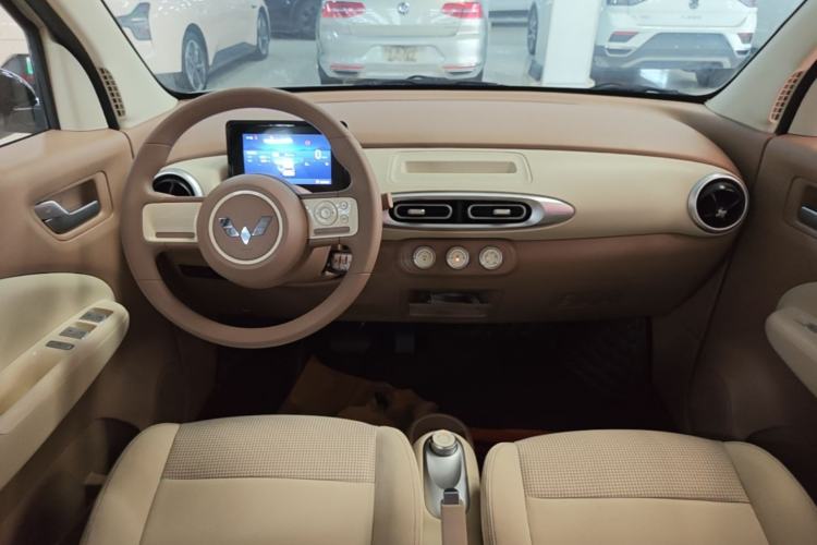 Used Wuling Hongguang MINIEV 2025 Four-Door Version Advanced Edition Center Console
