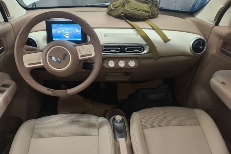 Used Wuling Hongguang MINIEV 2025 Four-Door Version Premium Edition Center Console