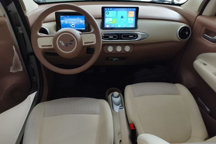 Used Wuling Hongguang MINIEV 2025 Four-Door Version Advanced Edition Center Console