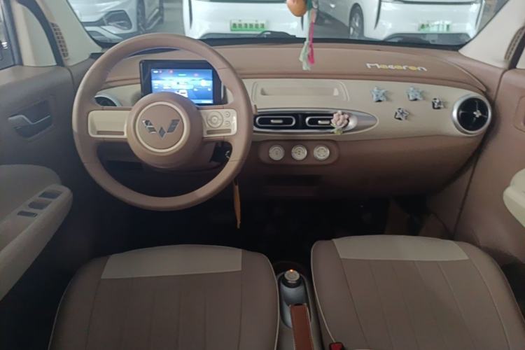 Used Wuling Hongguang MINIEV 2025 Four-Door Version Advanced Edition Center Console