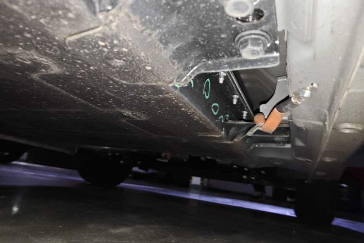 Used Wuling Hongguang MINIEV 2025 Four-Door Version Advanced Edition Chassis Front Right