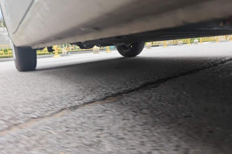 Used Wuling Hongguang MINIEV 2025 Four-Door Version Advanced Edition Chassis Front Right