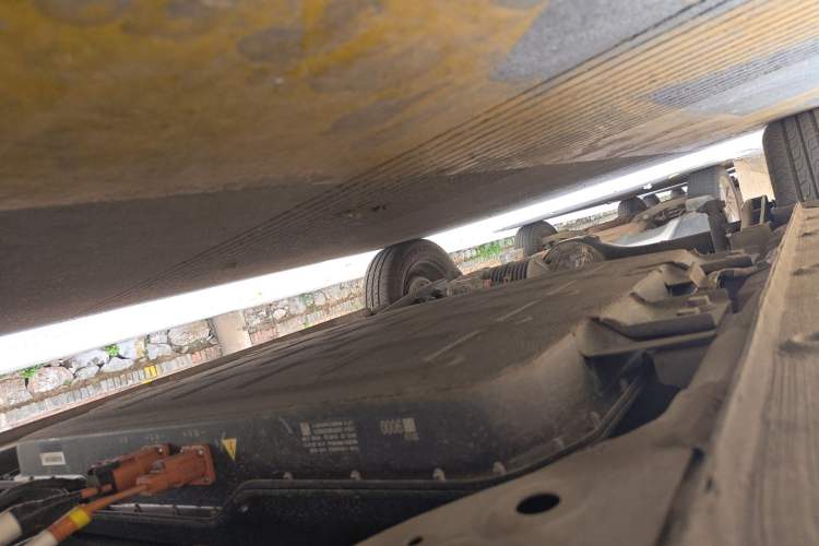 Used Wuling Hongguang MINIEV 2025 Four-Door Version Advanced Edition Chassis Front Right