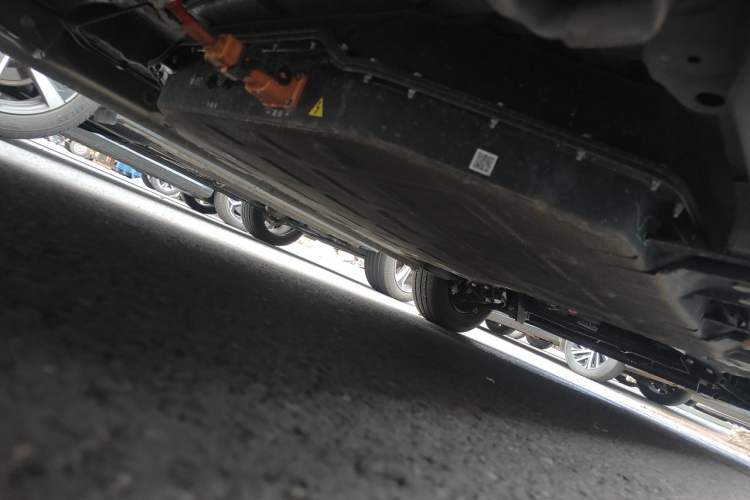 Used Wuling Hongguang MINIEV 2025 Four-Door Version Advanced Edition Chassis Rear Right