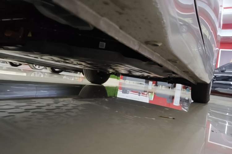 Used Wuling Hongguang MINIEV 2025 Four-Door Version Premium Edition Chassis Rear Right