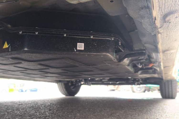 Used Wuling Hongguang MINIEV 2025 Four-Door Version Advanced Edition Chassis Rear Right