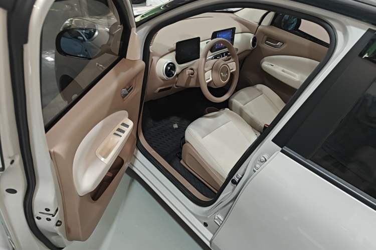 Used Wuling Hongguang MINIEV 2025 Four-Door Version Zhenxiang+ Edition Driver Seat