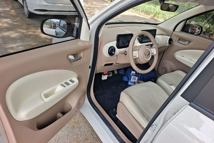Used Wuling Hongguang MINIEV 2025 Four-Door Version Advanced Edition Driver Seat