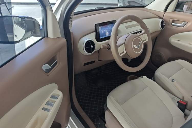 Used Wuling Hongguang MINIEV 2025 Four-Door Version Advanced Edition Driver Seat