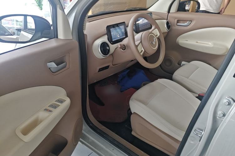Used Wuling Hongguang MINIEV 2025 Four-Door Version Premium Edition Driver Seat