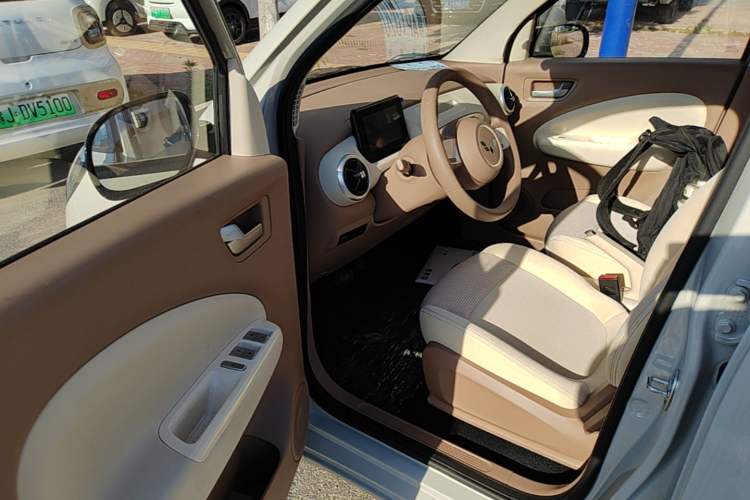 Used Wuling Hongguang MINIEV 2025 Four-Door Version Advanced Edition Driver Seat